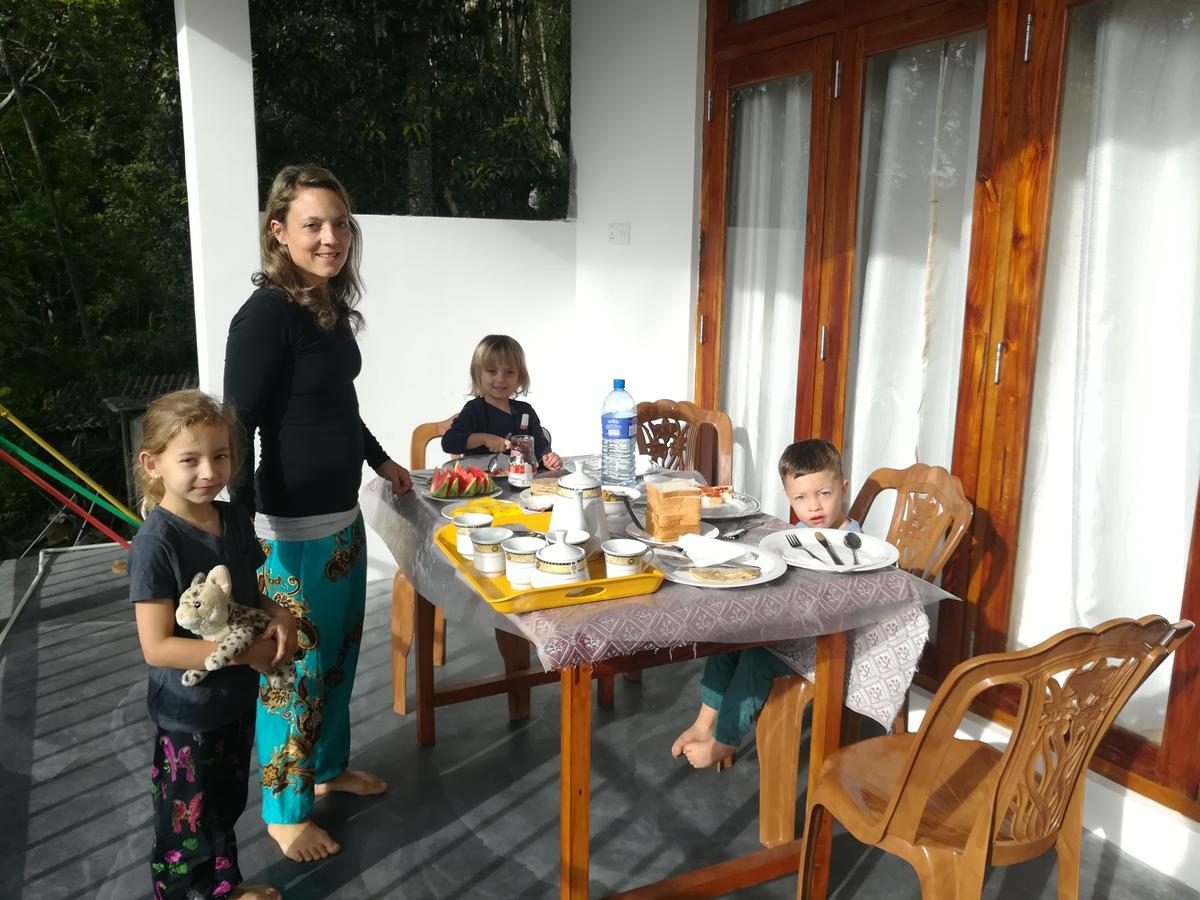 Amado Homestay Ella Eksteriør bilde